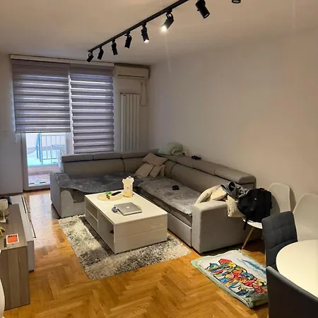 Family Apartment, Minimum 2 Nights, Quiet, Airport