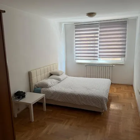 Family Apartment, Minimum 2 Nights, Quiet, Airport Apartman